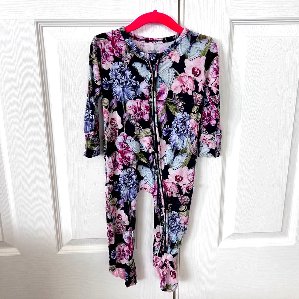 Posh Peanut ruffled zipper bamboo footie pajama size 18-24 months.